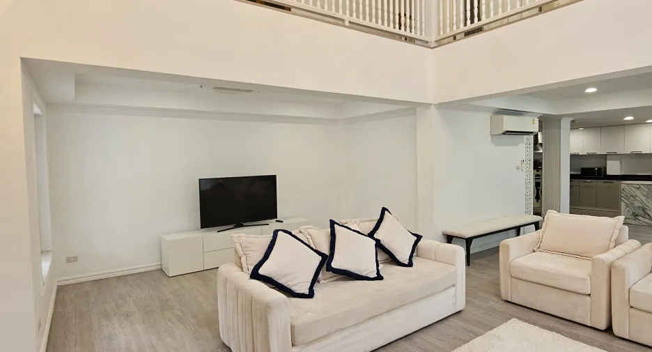 Casa en alquiler de 5 habitaciones en Mueang Samut Prakan, Samut Prakan