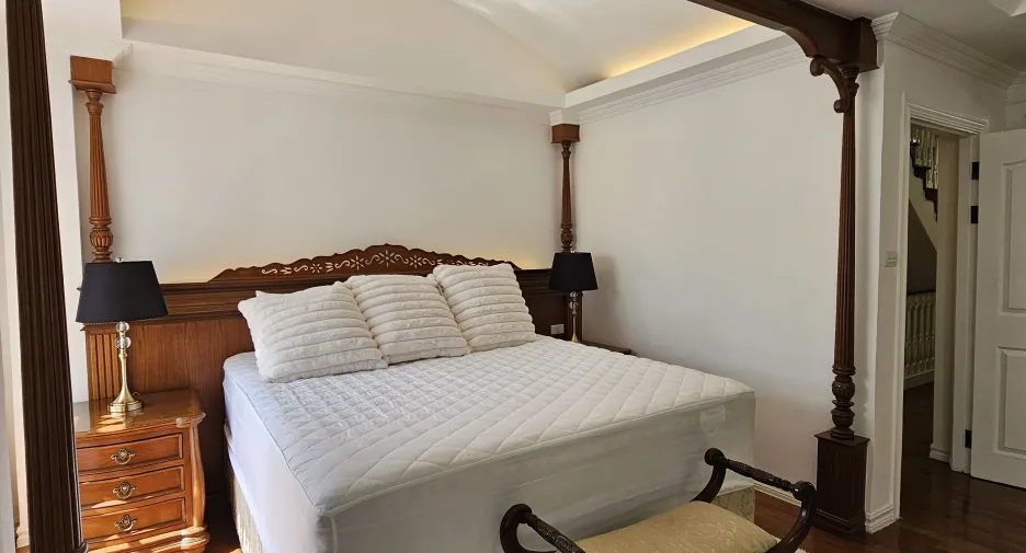 Casa en alquiler de 5 habitaciones en Mueang Samut Prakan, Samut Prakan