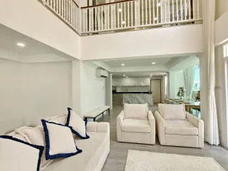 Casa en alquiler de 5 habitaciones en Mueang Samut Prakan, Samut Prakan