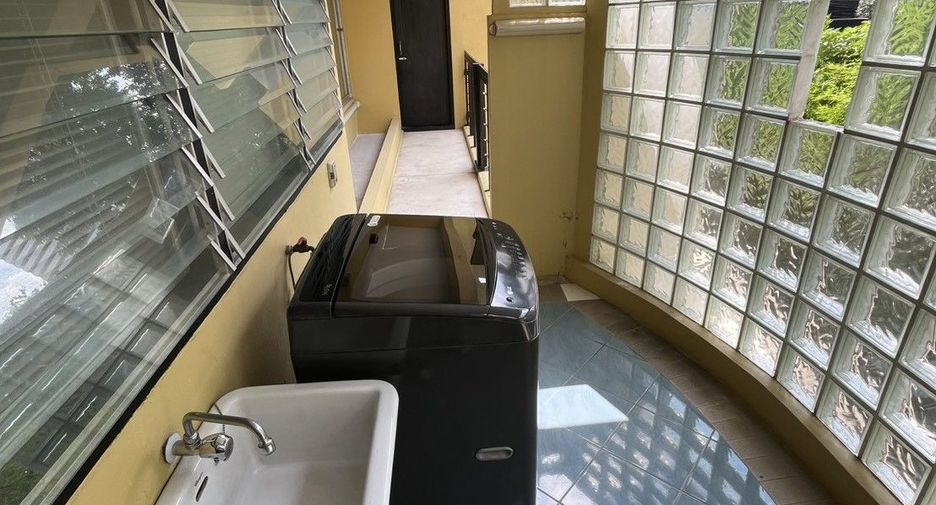 À louer 3 chambres appartement à Watthana, Bangkok