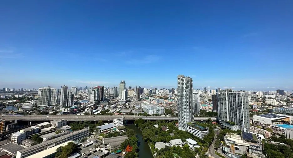 À louer 2 chambres condo à Watthana, Bangkok