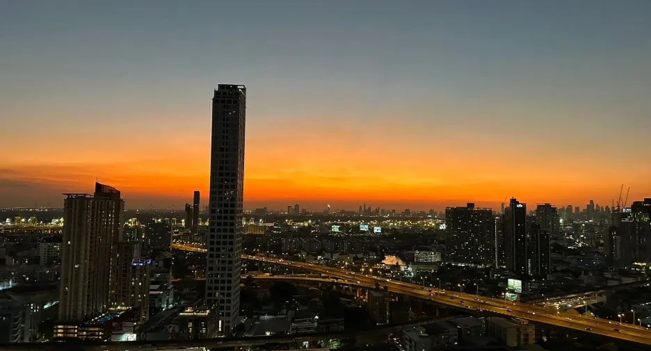 À louer 2 chambres condo à Watthana, Bangkok