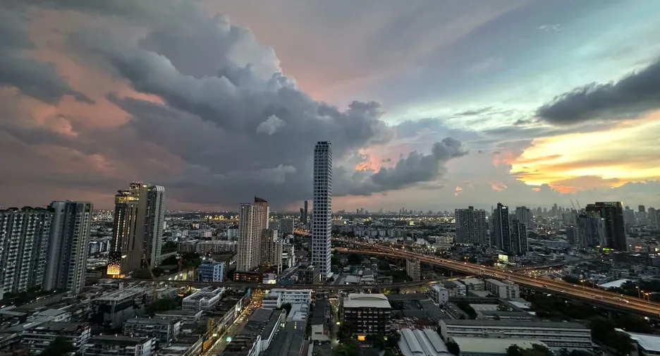 À louer 2 chambres condo à Watthana, Bangkok