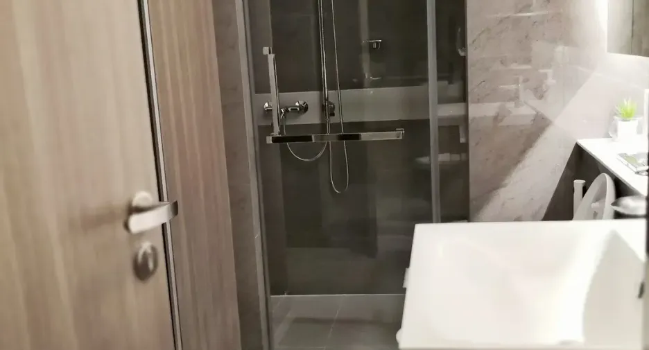 For sale 1 bed condo in Khlong Toei, Bangkok