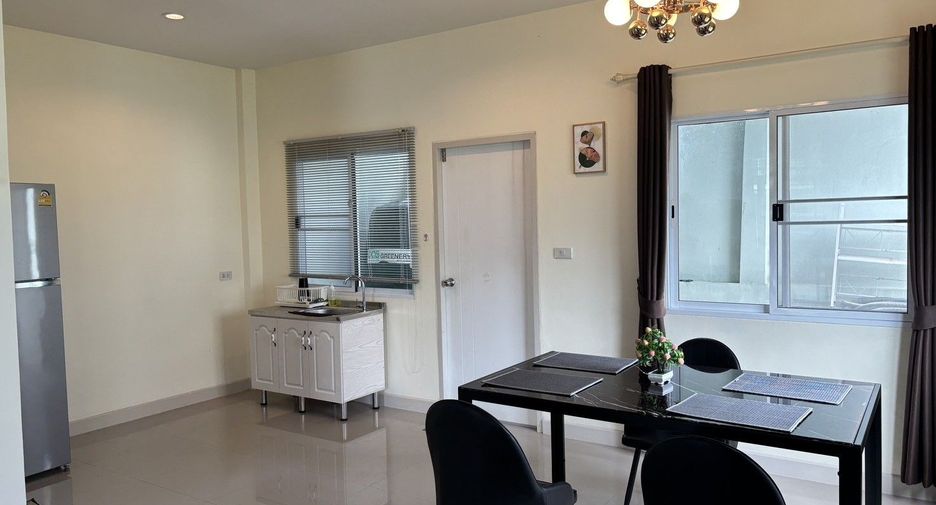 Casa adosada en venta y en alquiler de 3 habitaciones en Bang Lamung, Chonburi