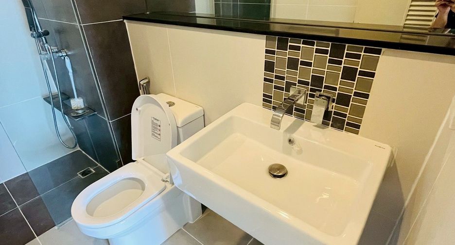 For sale 1 Beds condo in Khlong San, Bangkok