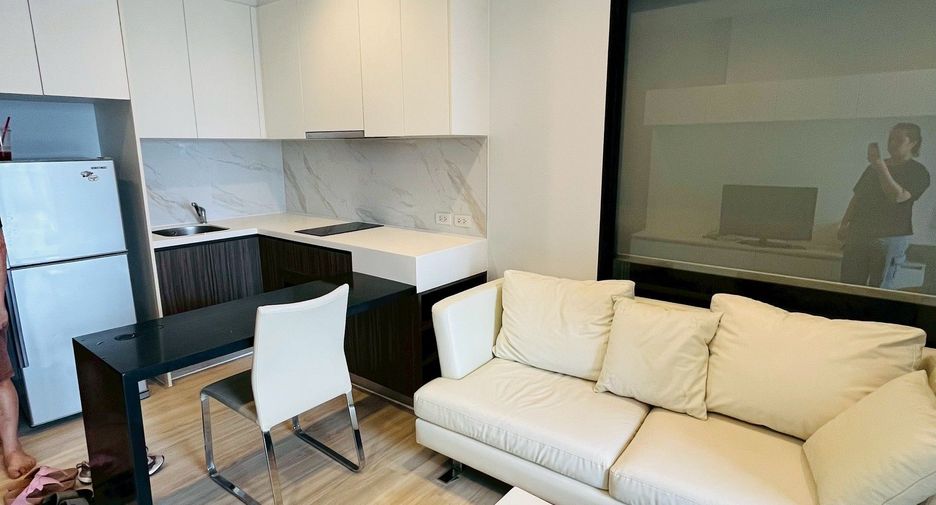 For sale 1 Beds condo in Khlong San, Bangkok