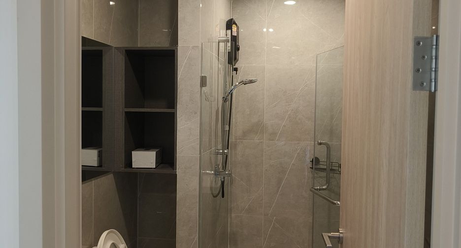 For rent 2 ベッドルーム condo in Huai Khwang, Bangkok