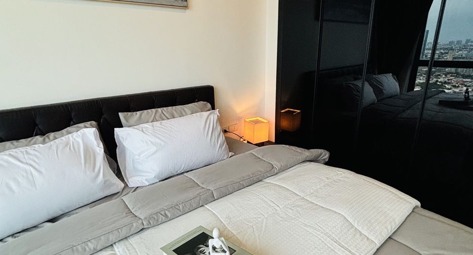 For rent 2 bedrooms condo in Khlong Toei, Bangkok