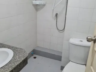 For sale 2 ベッドルーム condo in Wang Thonglang, Bangkok