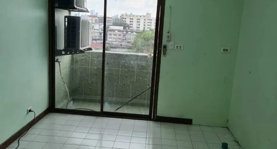 For sale 2 ベッドルーム condo in Wang Thonglang, Bangkok