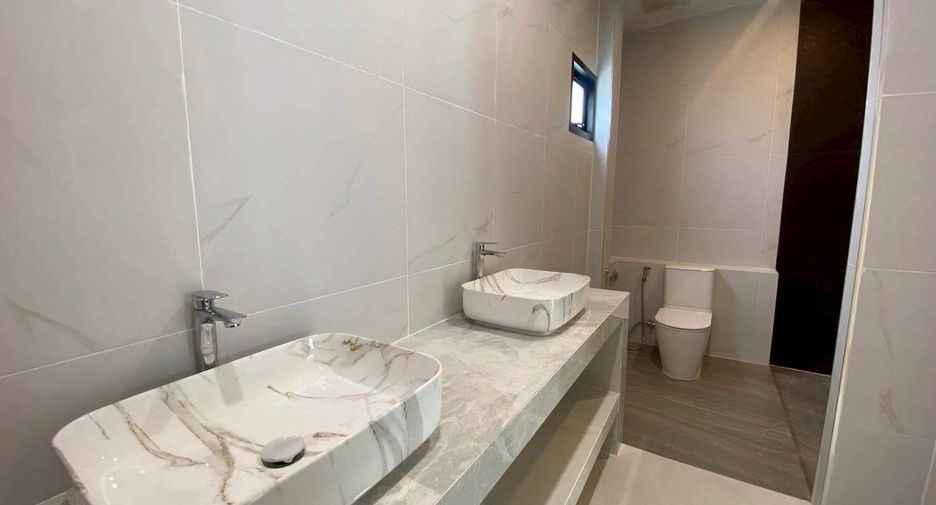 Villa zum Kauf mit 5 Zimmer in Mueang Phuket, Phuket
