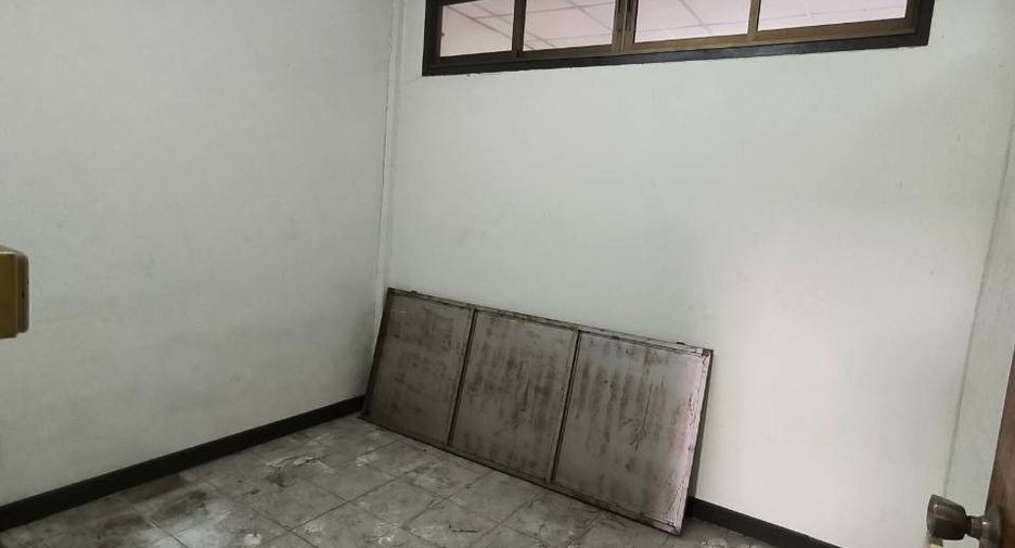 Casa adosada en venta de 5 habitaciones en Bang Sue, Bangkok