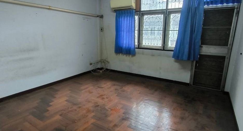 Casa adosada en venta de 5 habitaciones en Bang Sue, Bangkok