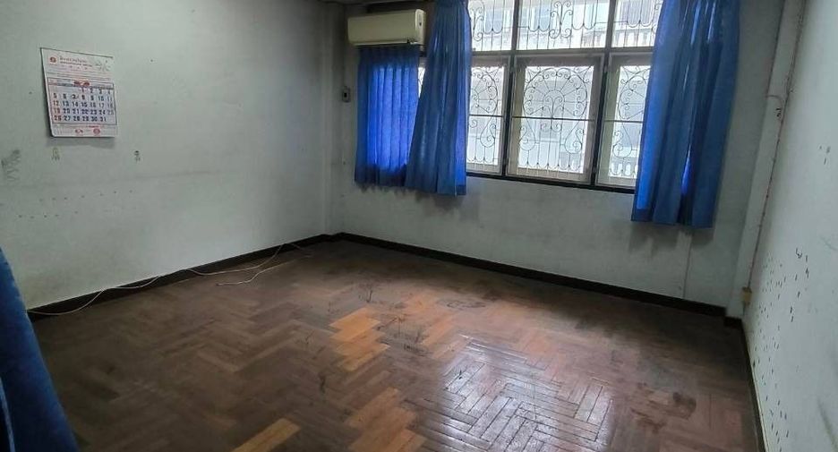 Casa adosada en venta de 5 habitaciones en Bang Sue, Bangkok