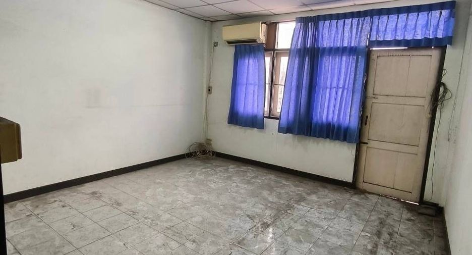 Casa adosada en venta de 5 habitaciones en Bang Sue, Bangkok