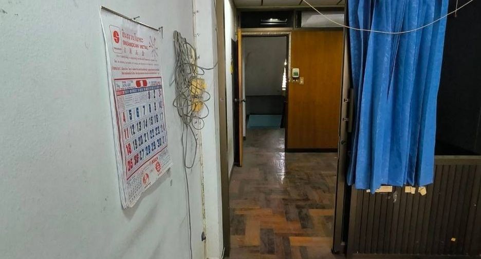 Casa adosada en venta de 5 habitaciones en Bang Sue, Bangkok