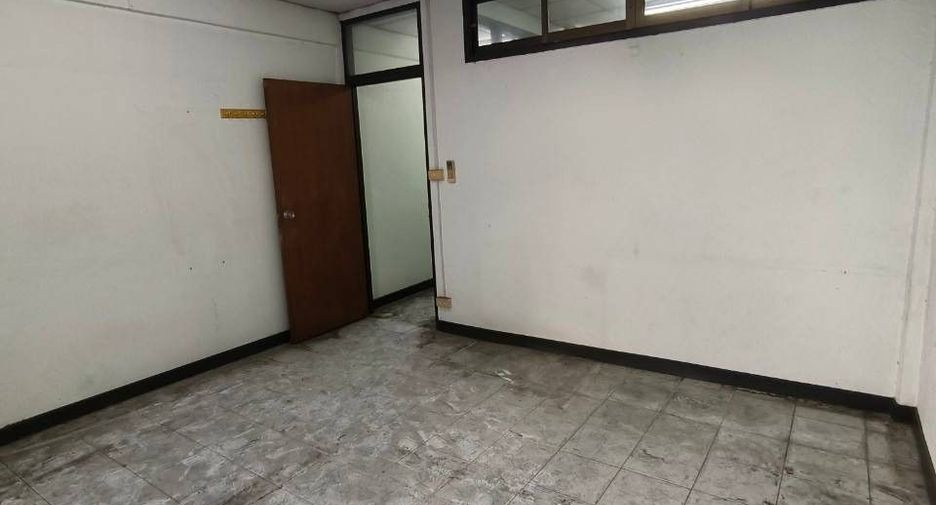 Casa adosada en venta de 5 habitaciones en Bang Sue, Bangkok