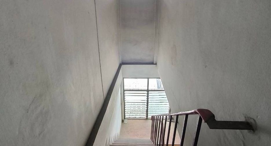 Casa adosada en venta de 5 habitaciones en Bang Sue, Bangkok