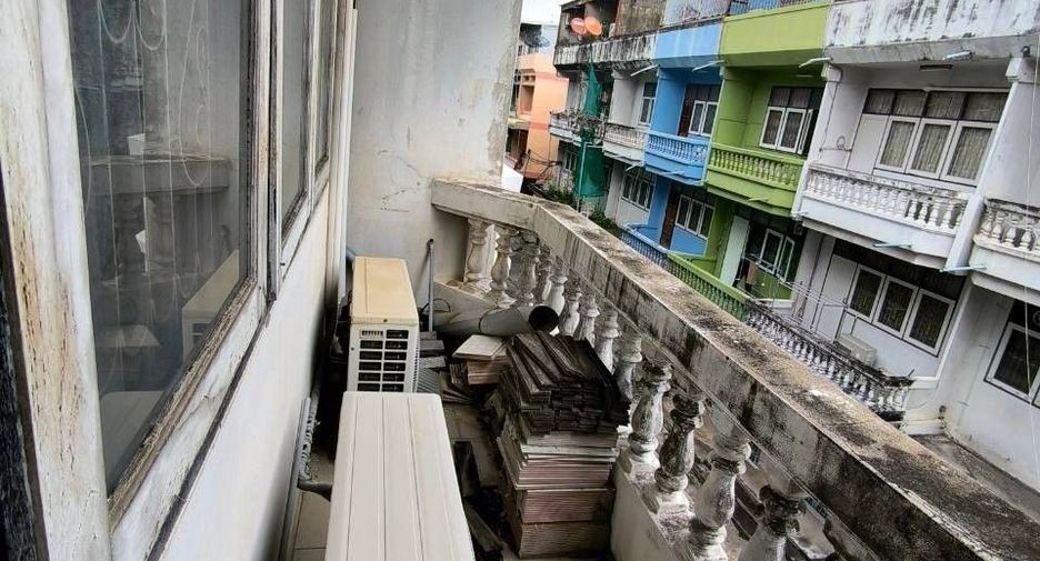 Casa adosada en venta de 5 habitaciones en Bang Sue, Bangkok