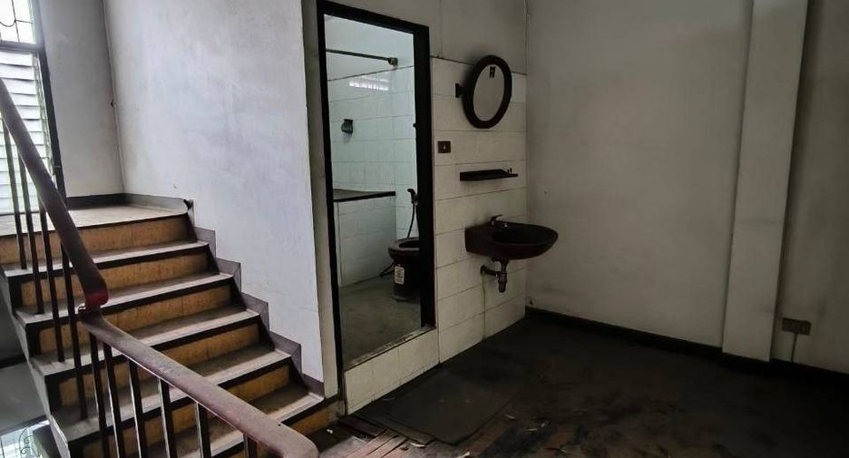 Casa adosada en venta de 5 habitaciones en Bang Sue, Bangkok