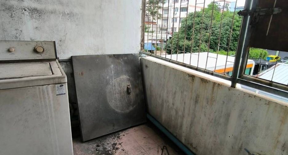 Casa adosada en venta de 5 habitaciones en Bang Sue, Bangkok