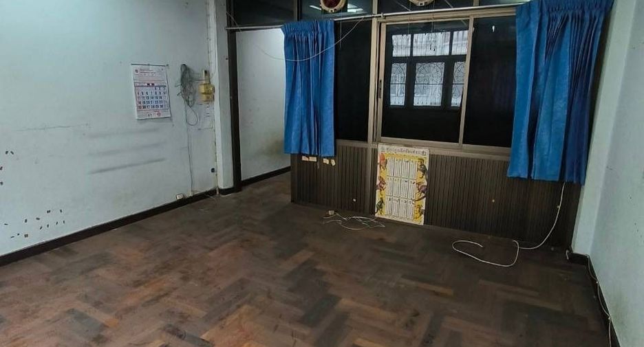 Casa adosada en venta de 5 habitaciones en Bang Sue, Bangkok