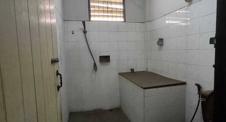 Casa adosada en venta de 5 habitaciones en Bang Sue, Bangkok