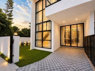 Casa adosada en alquiler de 4 habitaciones en Bang Lamung, Chonburi