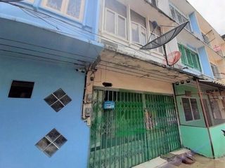 Casa adosada en venta de 5 habitaciones en Bang Sue, Bangkok