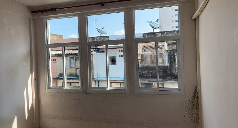 Casa adosada en venta de 5 habitaciones en Bang Sue, Bangkok