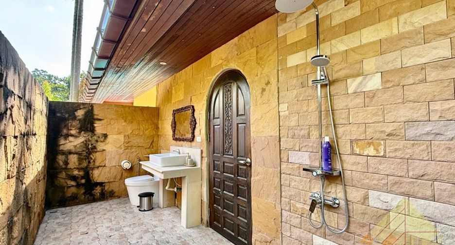Casa en venta de 4 habitaciones en Bang Saray, Pattaya
