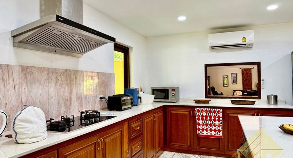 Casa en venta de 4 habitaciones en Bang Saray, Pattaya