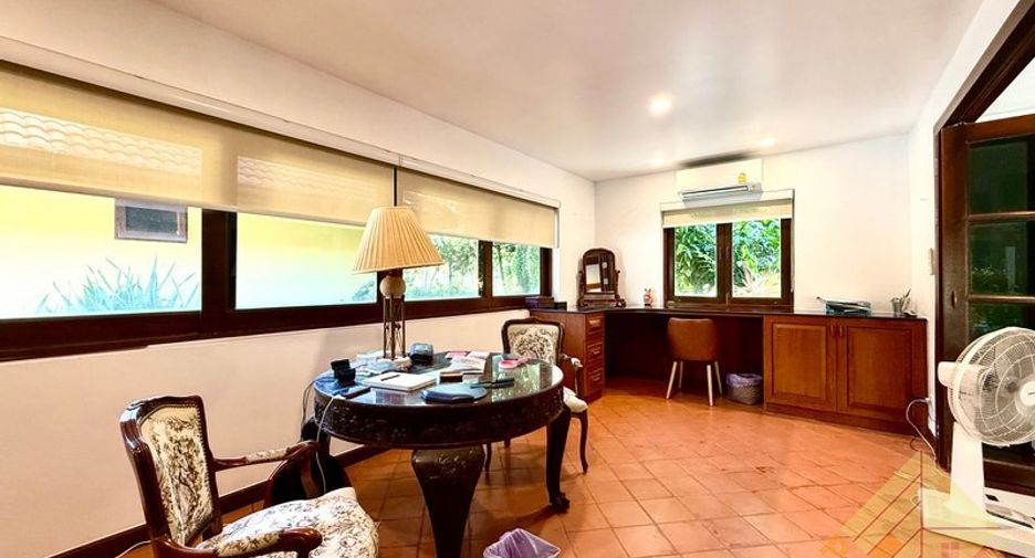 Casa en venta de 4 habitaciones en Bang Saray, Pattaya