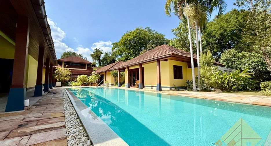 Casa en venta de 4 habitaciones en Bang Saray, Pattaya
