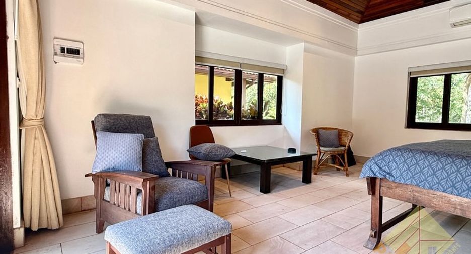 Casa en venta de 4 habitaciones en Bang Saray, Pattaya