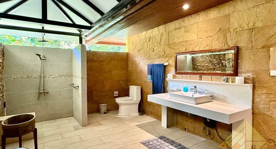 Casa en venta de 4 habitaciones en Bang Saray, Pattaya