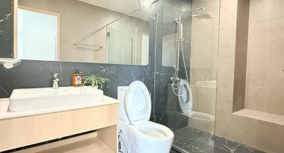 Condo en alquiler de 2 habitaciones en Bang Na, Bangkok