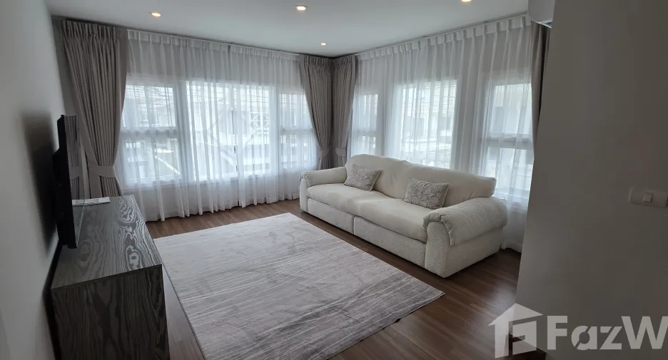 Casa en venta de 4 habitaciones en Thalang, Phuket