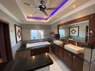 For sale 5 bedrooms house in Bang Lamung, Chonburi