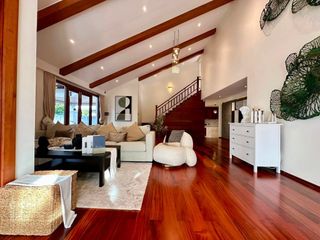 À vendre et à louer 4 chambres villa à Mueang Phuket, Phuket