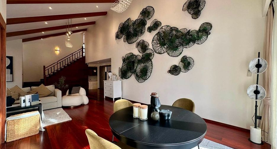 À vendre et à louer 4 chambres villa à Mueang Phuket, Phuket