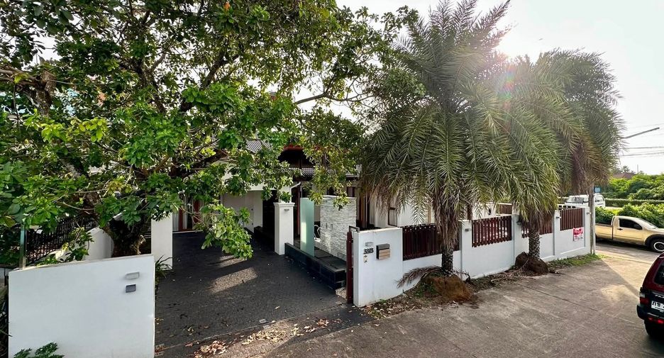 À vendre et à louer 4 chambres villa à Mueang Phuket, Phuket