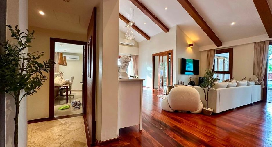 À vendre et à louer 4 chambres villa à Mueang Phuket, Phuket