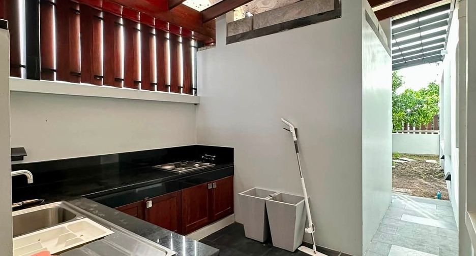 À vendre et à louer 4 chambres villa à Mueang Phuket, Phuket