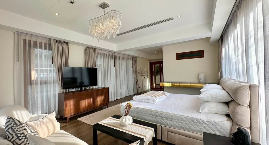 À vendre et à louer 4 chambres villa à Mueang Phuket, Phuket