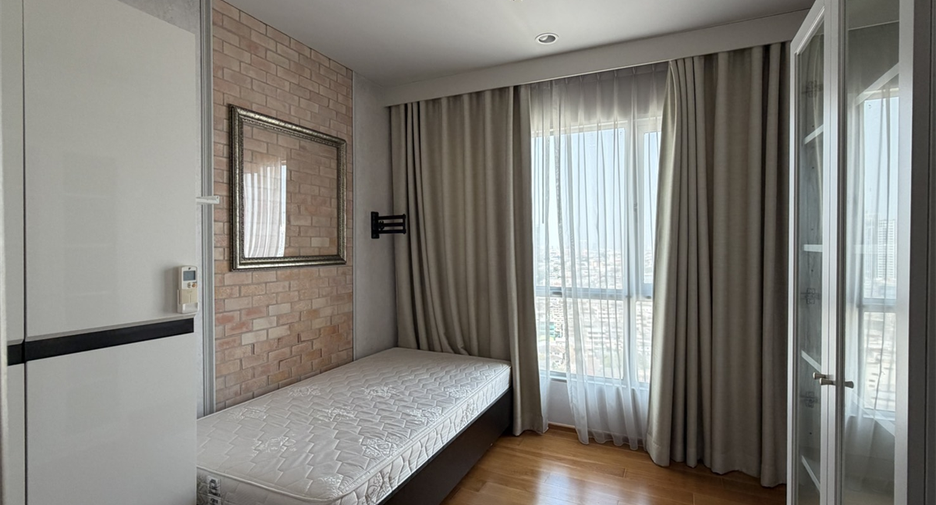 For sale 2 ベッドルーム condo in Khlong San, Bangkok