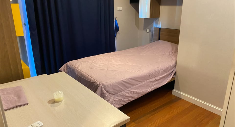 Condo en alquiler de 3 habitaciones en Huai Khwang, Bangkok