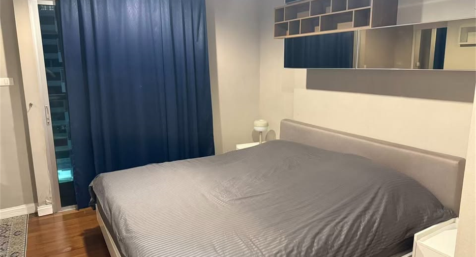 Condo en alquiler de 3 habitaciones en Huai Khwang, Bangkok