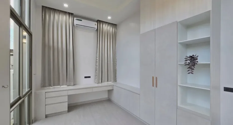 Haus zum Kauf mit 3 Zimmer in Bang Lamung, Chonburi